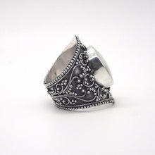 Load image into Gallery viewer, Mother of Pearl Goddess Ring