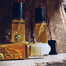 Load image into Gallery viewer, GROUNDING AROMATHERAPY OIL ROLLER
